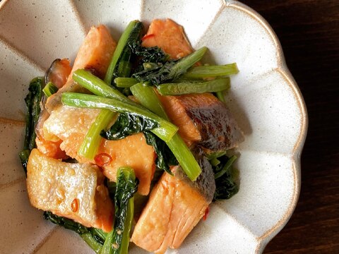 美味しい組み合わせ♡鮭と小松菜のにんにくバター醤油